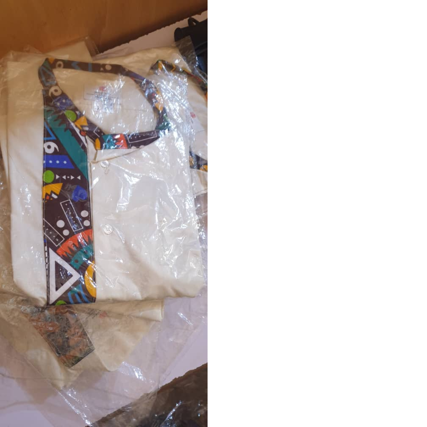 Chemise avec motif d'art 