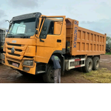 Camions bennes sinotruk 