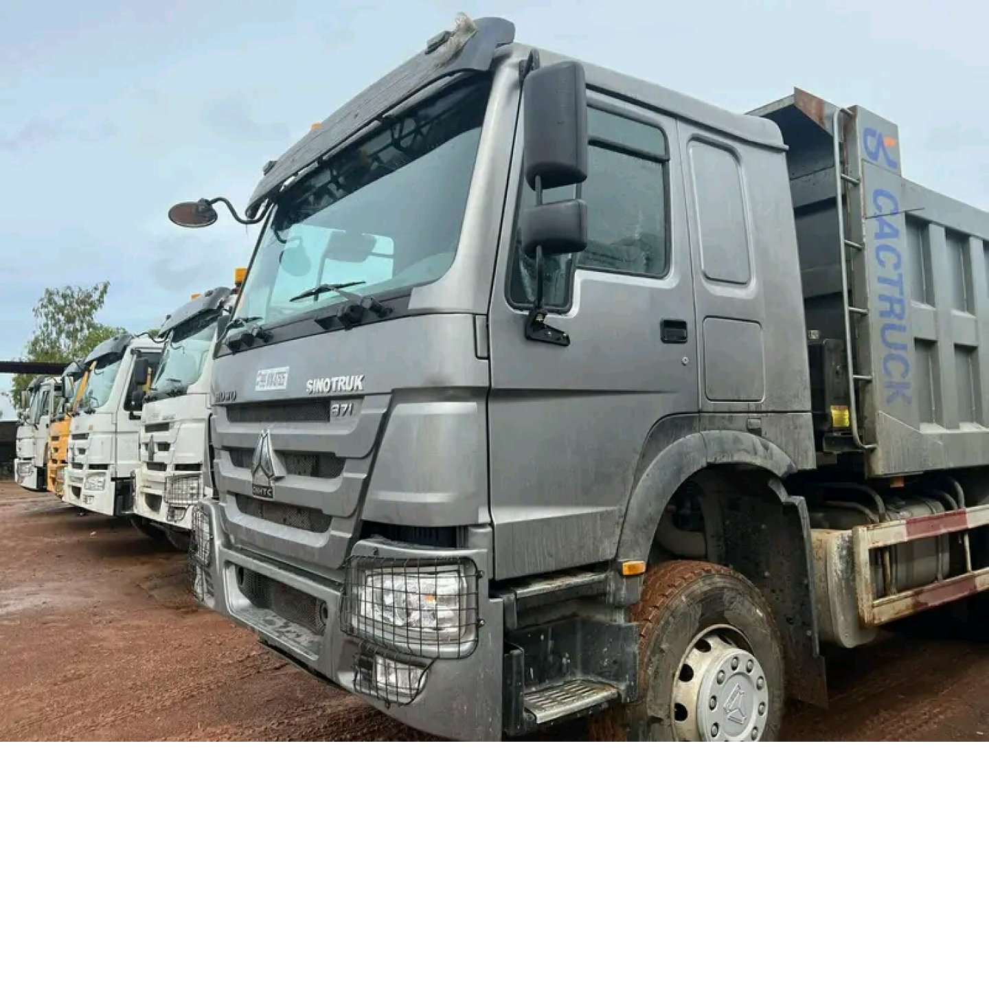 Camions bennes sinotruk 