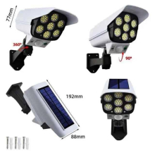 Lampe solaire de portail à double détection : crépusculaire et présence. - Modèle à 1 pile : 3.500f. - Modèle à 2 piles : 4.000f.  Très coquette lampe solaire livrée avec sa télécommande. S'active automatiquement le soir et s'éteint à l'aub