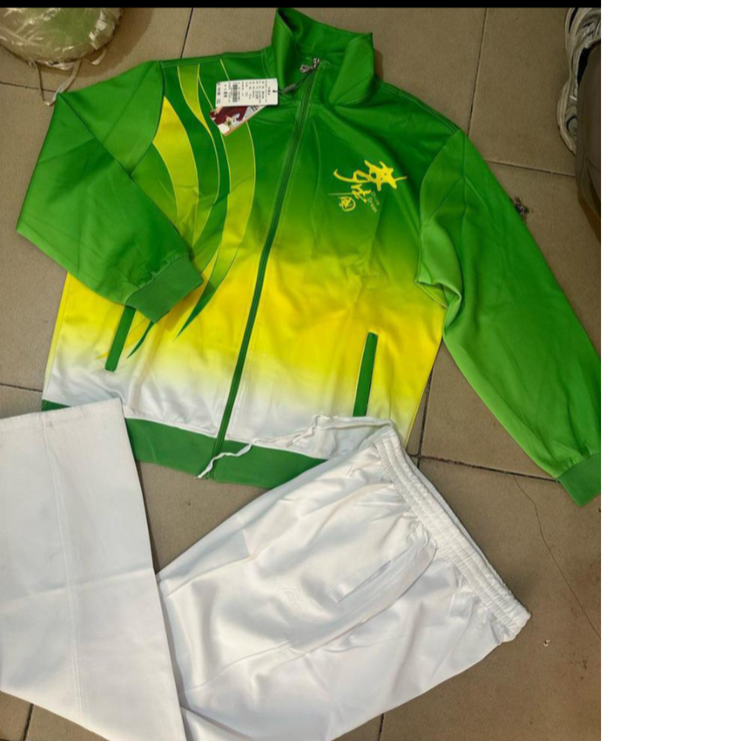 Vêtements pour hommes et femmes 