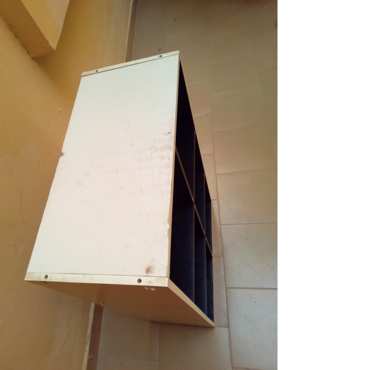 Meuble Rangement 6 compartiments noir et blanc 