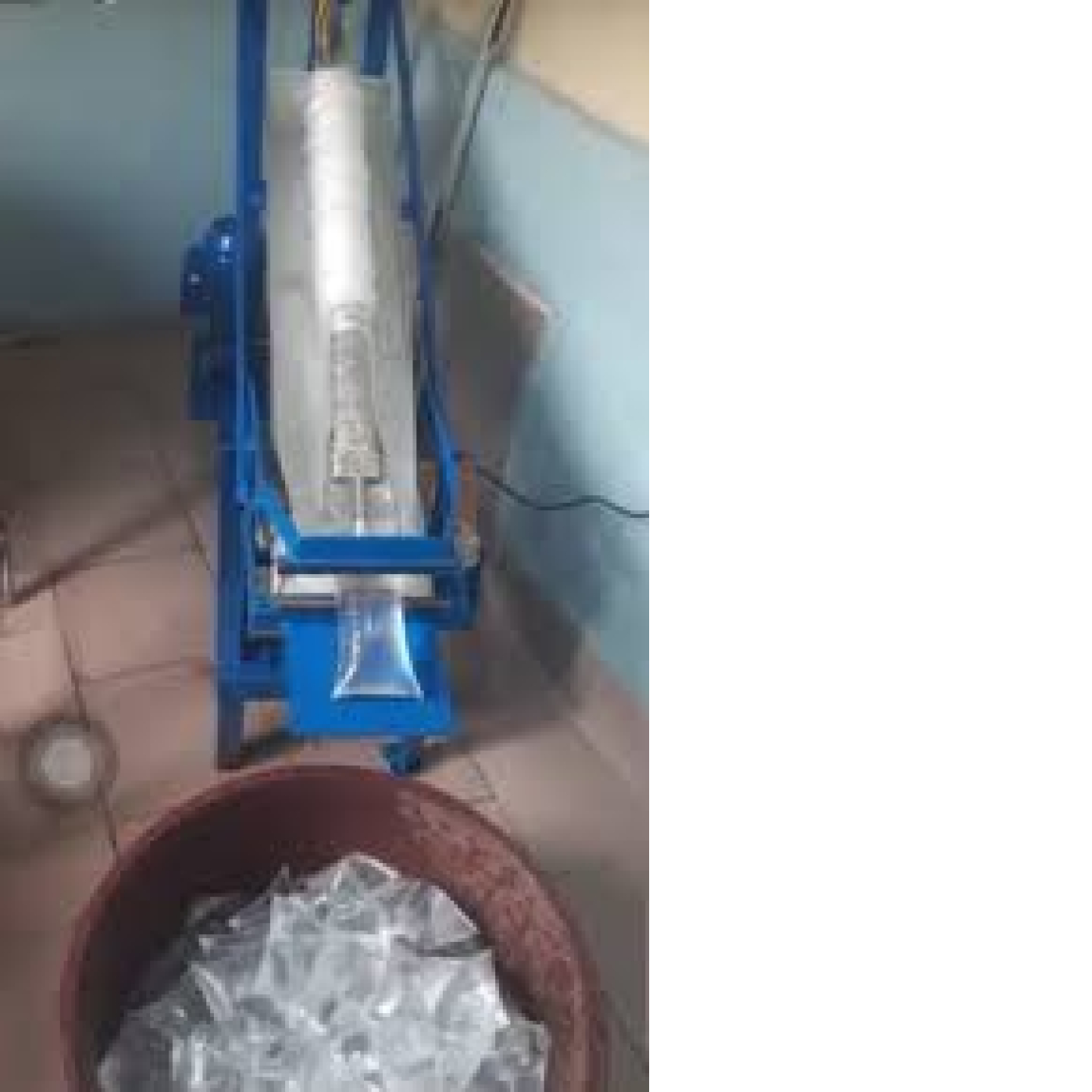 Vende des Machines à couper d'eaux 