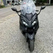 MOTOS