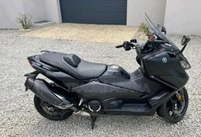 MOTOS